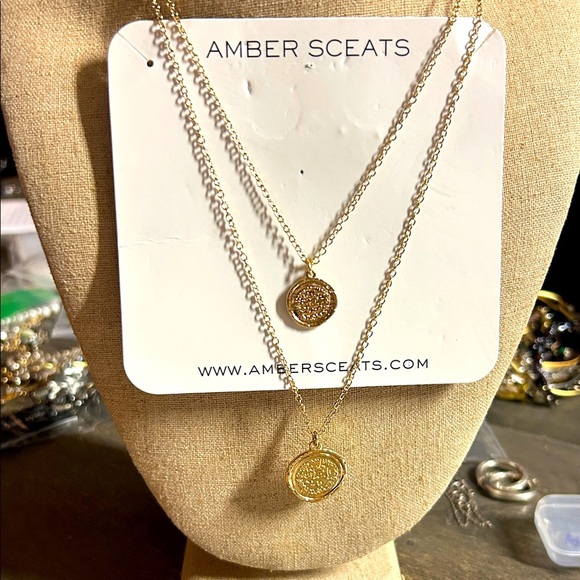 Amber Sceats Gold Coin Layered Necklace gold toned - Picture 1 of 3